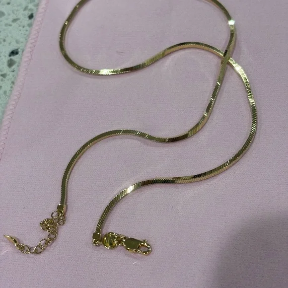 Missoma | LUCY WILLIAMS SHORT SQUARE SNAKE CHAIN NECKLACE - Picture 2 of 3